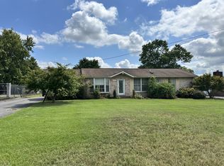 136 Oak Park Dr, Nashville, TN 37207