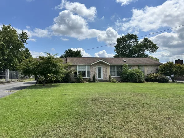 136 Oak Park Dr, Nashville, TN 37207