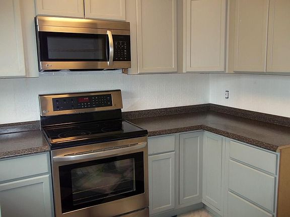 4th image of 1143 Meridian St