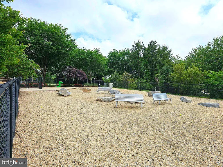2320 Field Point Rd #4-304 — Photo 36