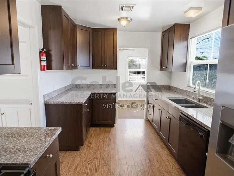 24943 Chestnut St — Photo 4