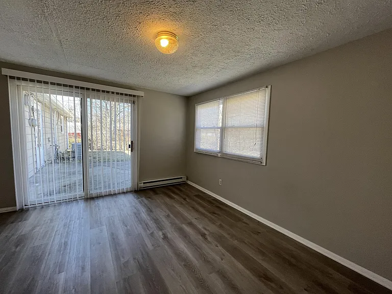 11020 McDowell Dr — Photo 10