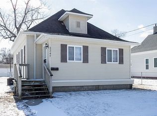 2247 Maple St, Des Moines, IA 50317