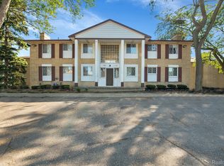 29305 Hayes Rd #31, Warren, MI 48088