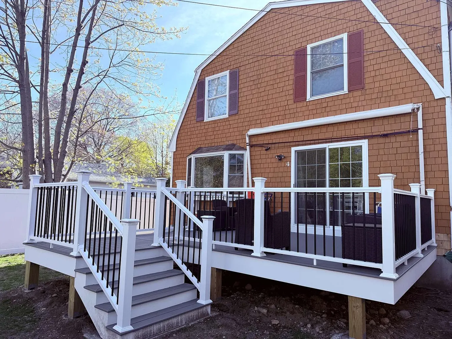 4 bed, $2,500 — Photo 1