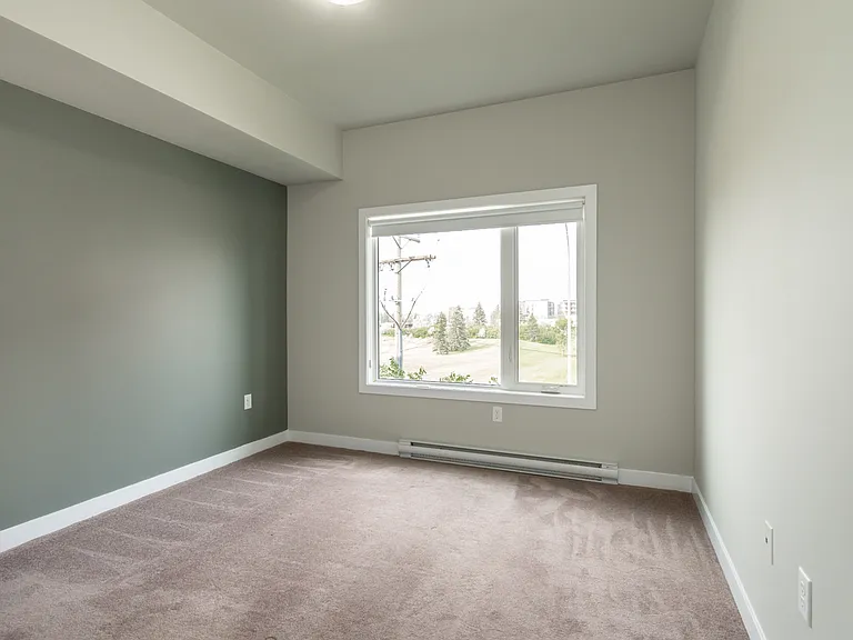2390 McPhillips St — Photo 18
