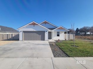460 Red Rose St, Wilder, ID 83676