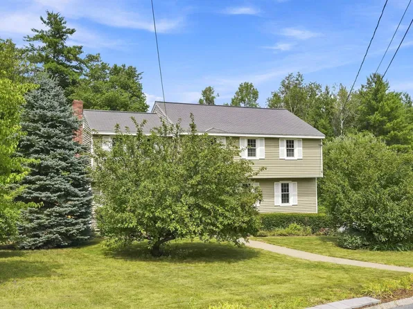 36 Hampton Drive, Nashua, NH 03063