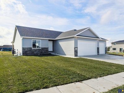 1725 E 9th St, Hickman, NE, 68372