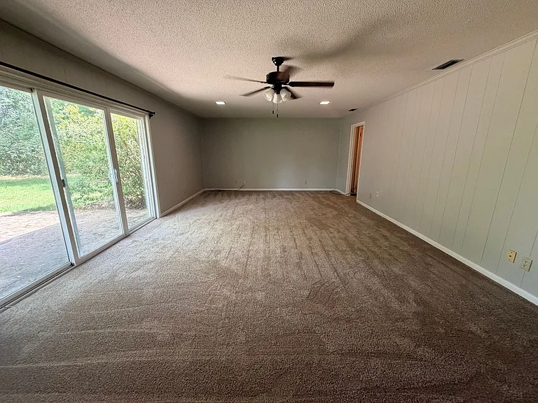 4317 Oak Ridge Bnd — Photo 2