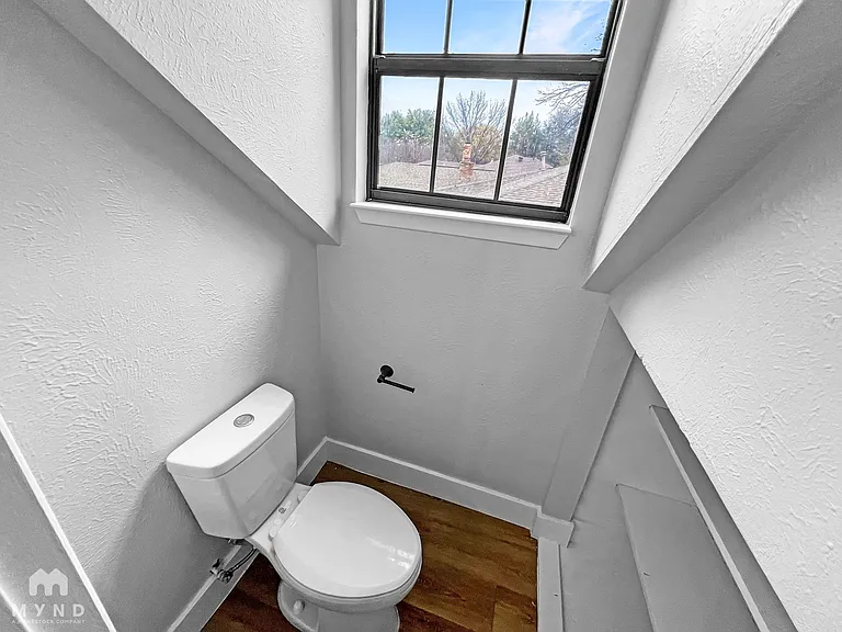 1215 Spring Lake Dr — Photo 30