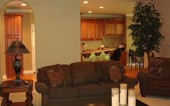 3rd image of 2760 Avondale Dr