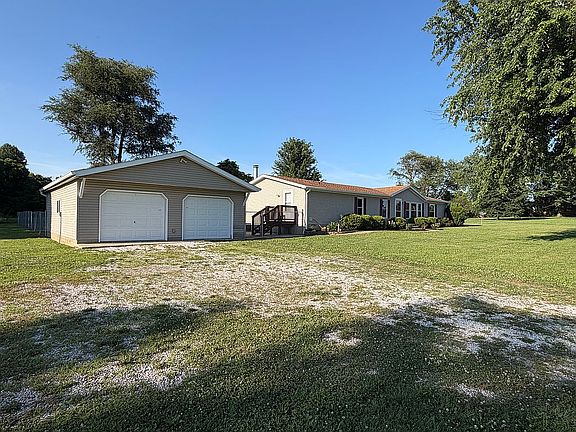 5th image of 770 W County Road 1100 S