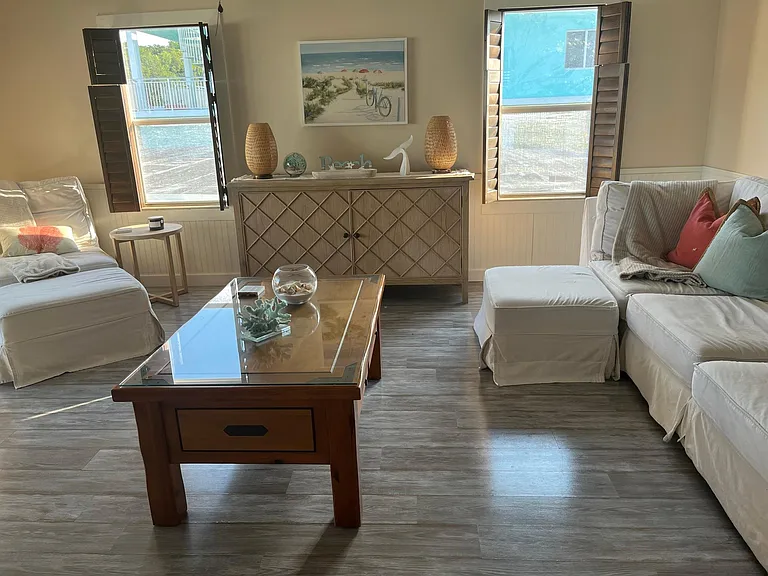 Lot's of natural light in the living room to enjoy the views!
