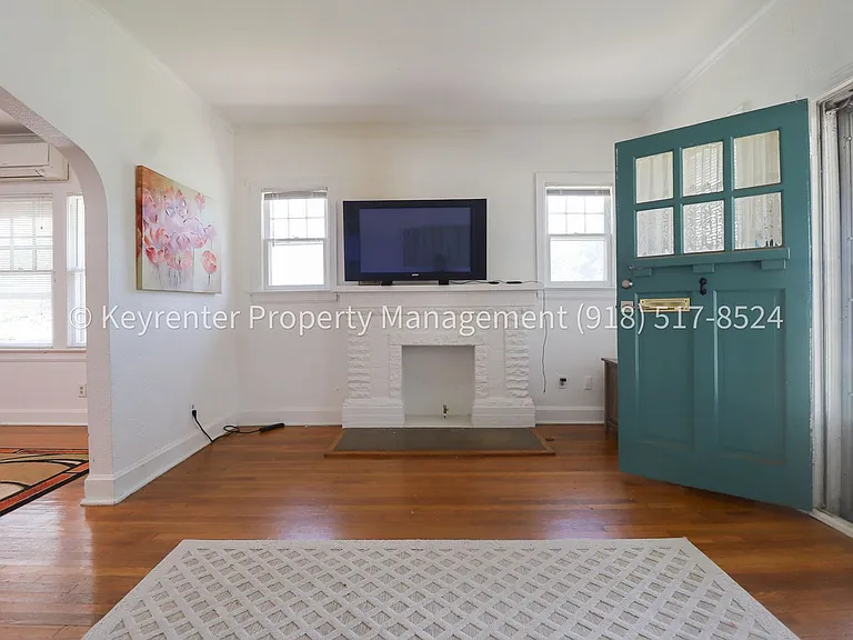 1622 S Indianapolis Ave — Photo 5