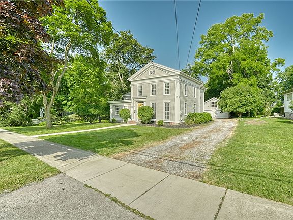 3rd image of 25 Rochester St