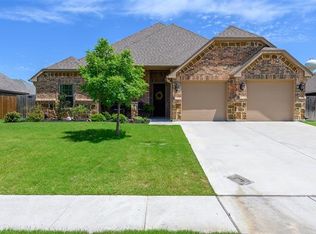 724 Chaparral Rd, Sanger, TX 76266