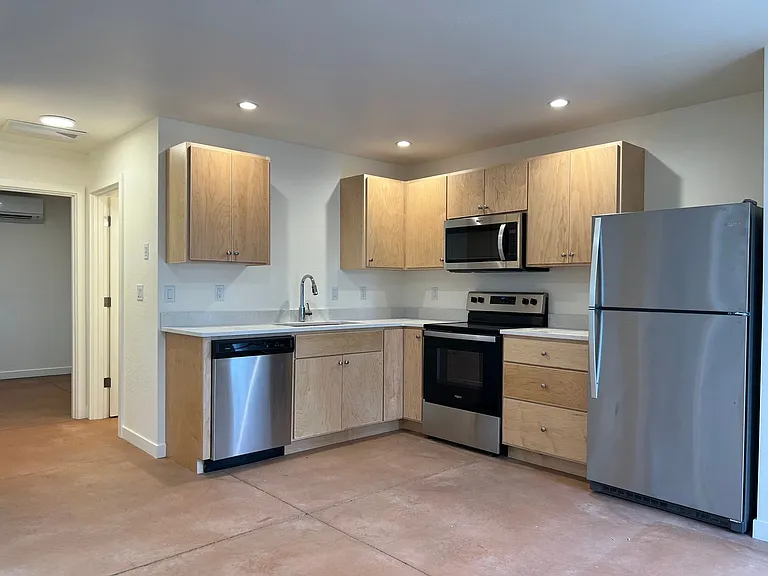 534 Putnam Ave #1 — Photo 3