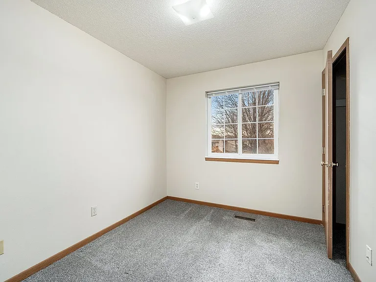 Eastpointe Townhomes — Photo 35