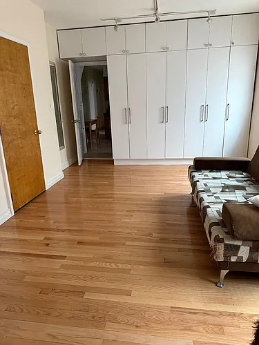 190 Bay 7 St #1 Photo 1