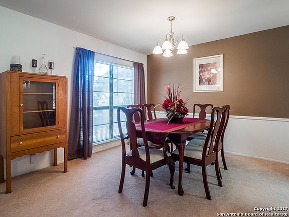 3rd image of 3331 Sackville Dr
