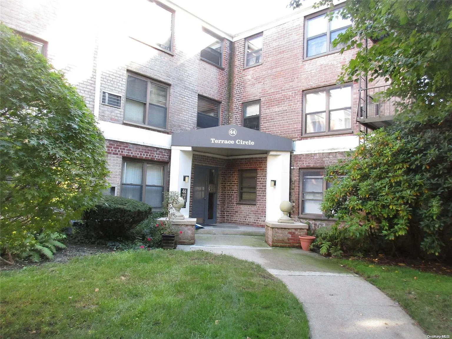 44 Terrace Circle #1H photo 1