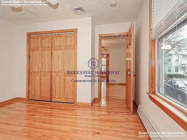 Burnside Ave — Photo 10