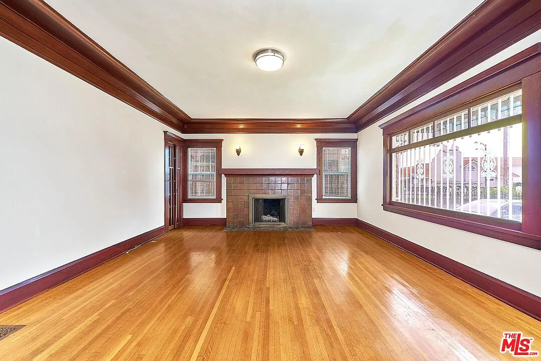 2 bed, 2.0 bath, 1487 sqft, $2,700 — Photo 2