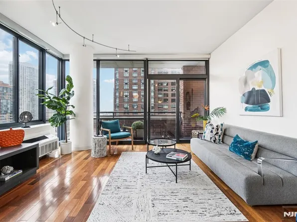 389 Washington St APT 21A, Jersey City, NJ 07302