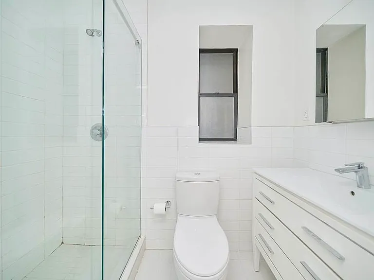 440 W 47th St #2G — Photo 6