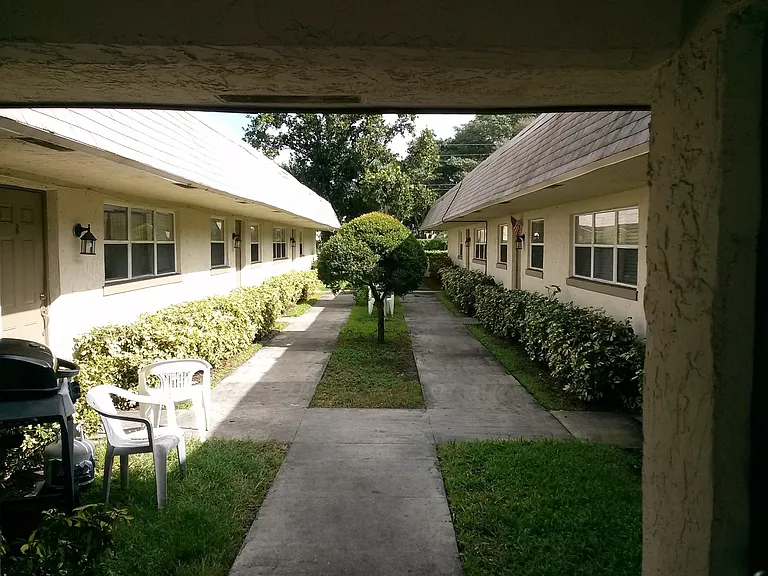 481 Banks Rd Margate, FL 33063 — Photo 12