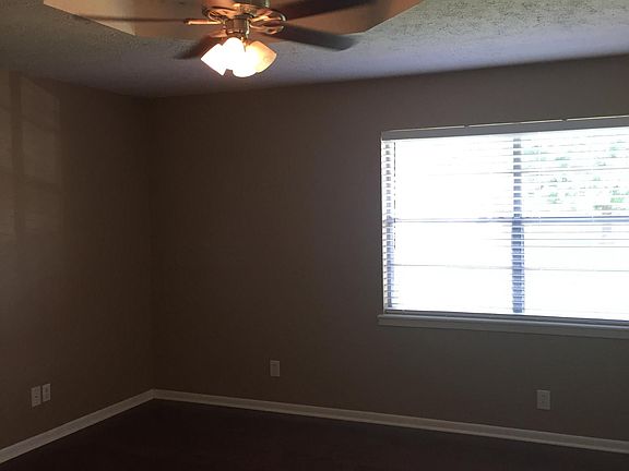 4th image of 5 Big Oak Ln