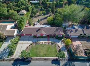 18040 Rancho St, Encino, CA 91316