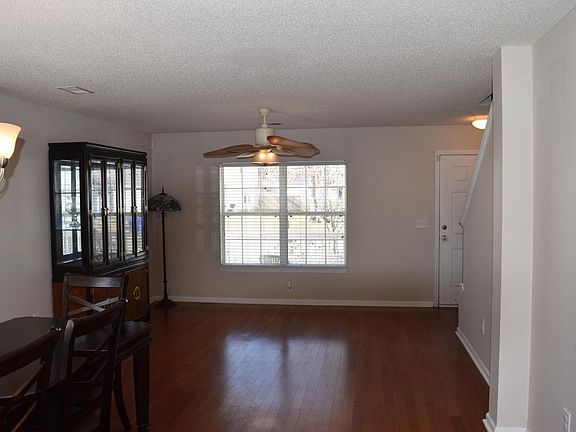5th image of 8584 Chloe Ln