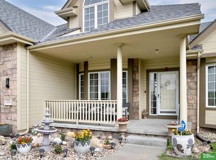 2004 Longview St, Papillion, NE 68133