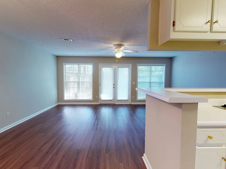 130 Woodmere Dr — Photo 13
