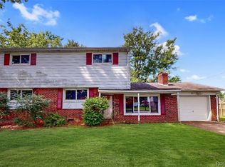 111 Raymond Dr, Hampton, VA 23666