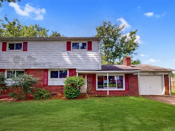 111 Raymond Dr, Hampton, VA 23666
