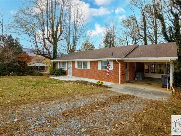206 Pine St, Stuart, VA 24171