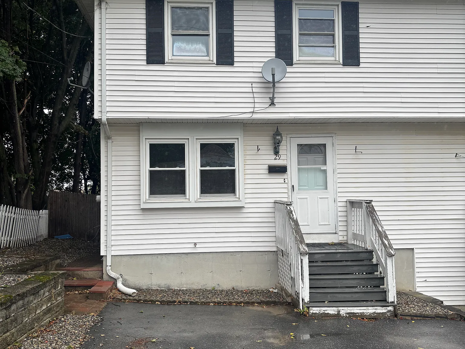 4 bed, 2.5 bath, 1200 sqft, $3,000 — Photo 1