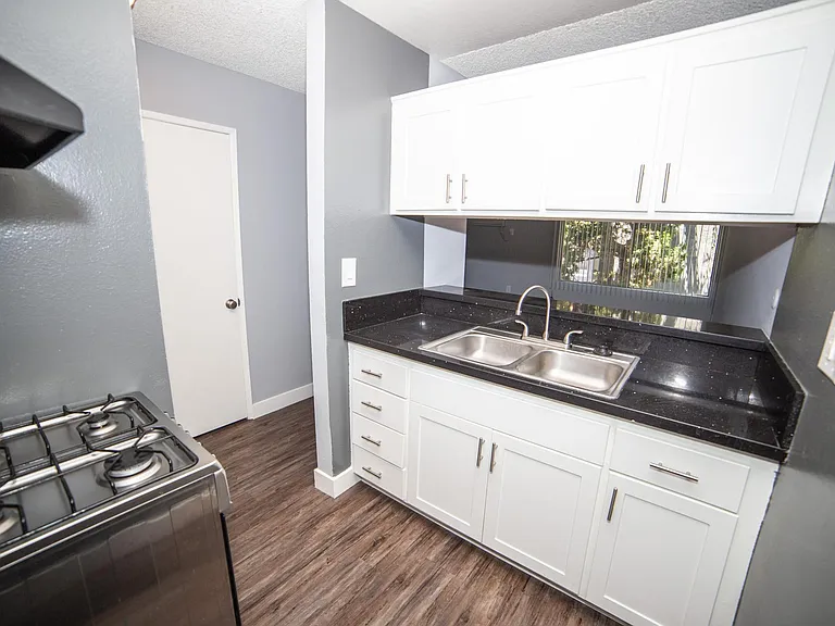 5345 Sepulveda Boulevard — Photo 7