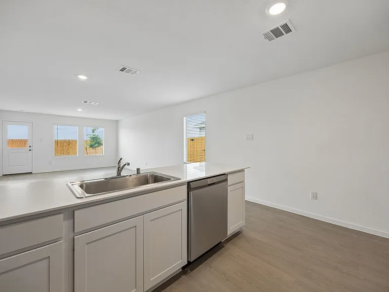 3112 Lynmar Ln — Photo 7