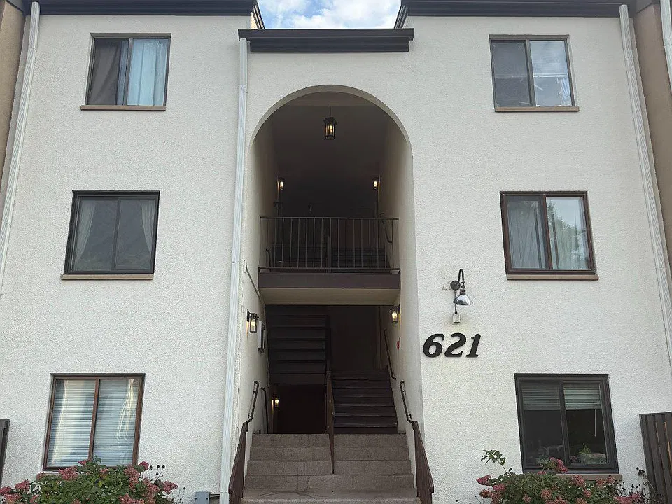 621 Center St #104