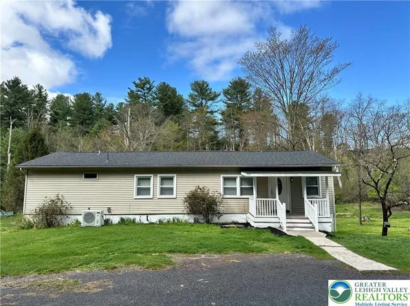 1945 Hickory Rd, Palmerton, PA 18071