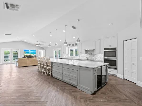 21059 Sweetwater Lane N, Boca Raton, FL 33428