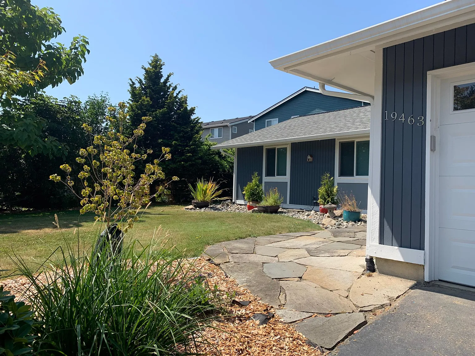 3 bed, 1180 sqft, $3,150 — Photo 3