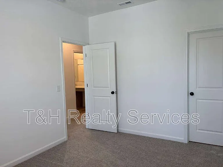 5790 Arcade Blvd — Photo 20