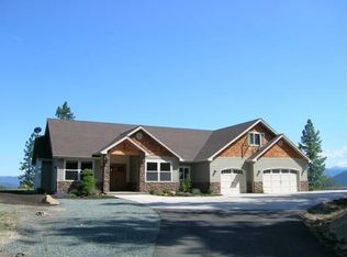 584 Seclusion Loop, Grants Pass, OR 97526
