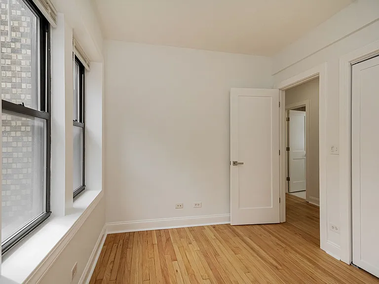 37 SQUARE APARTMENTS — Photo 7
