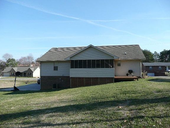 2nd image of 430 Burns Ln